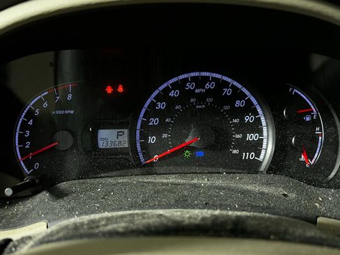 Used 2011 Toyota Sienna LE w/ Towing Pkg image 10