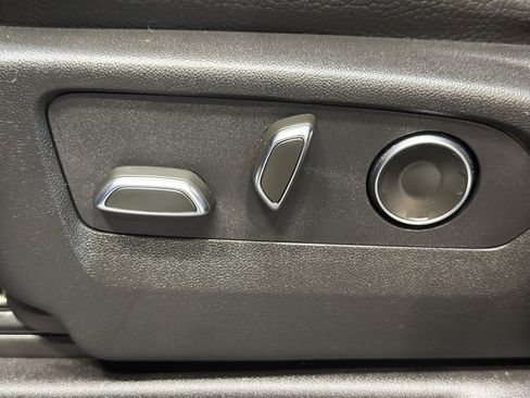 Used 2024 GMC Yukon XL Denali image 20