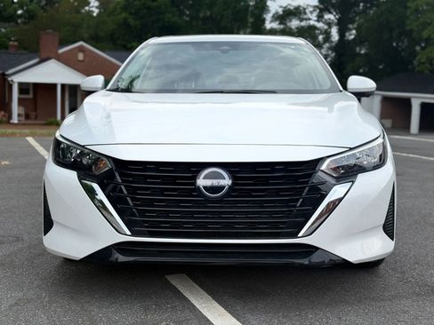 Used 2024 Nissan Sentra SV w/ SV Premium Package FWD image 9