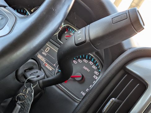 Used 2015 Chevrolet Silverado 1500 LT w/ LT Convenience Package AWD/4WD image 20