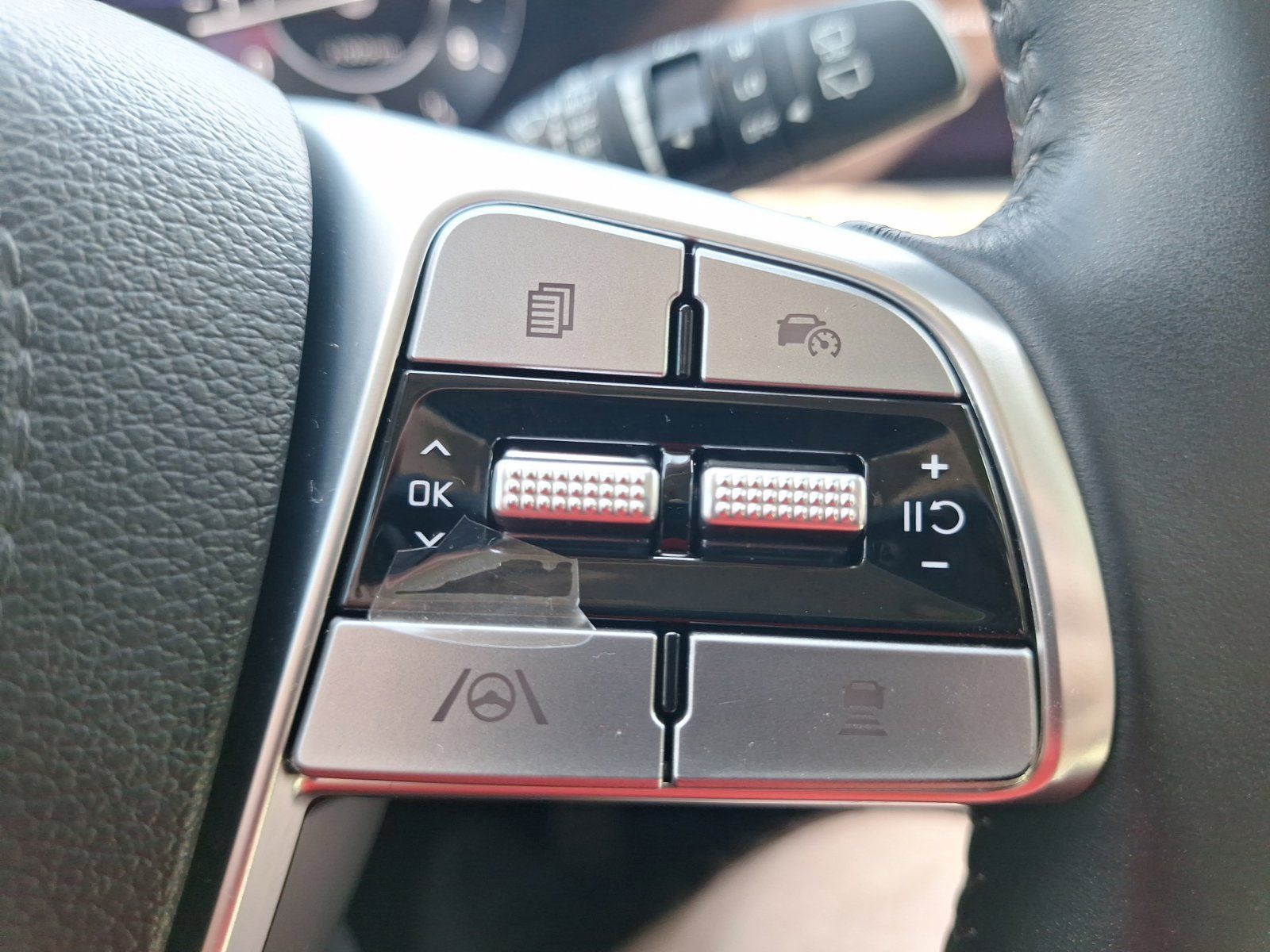 Used 2025 Kia Telluride SX FWD image 17