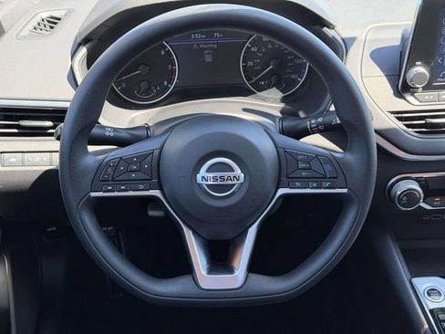 Used 2019 Nissan Altima 2.5 S FWD image 14