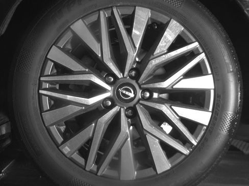 Used 2025 Nissan Altima 2.5 SV image 14