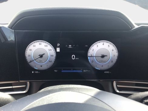 Used 2024 Hyundai Elantra Limited FWD image 10