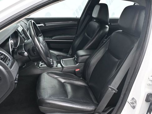 Used 2020 Chrysler 300 Touring L w/ Quick Order Package 2EF image 14