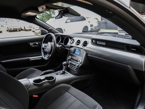 Used 2022 Ford Mustang GT RWD image 12