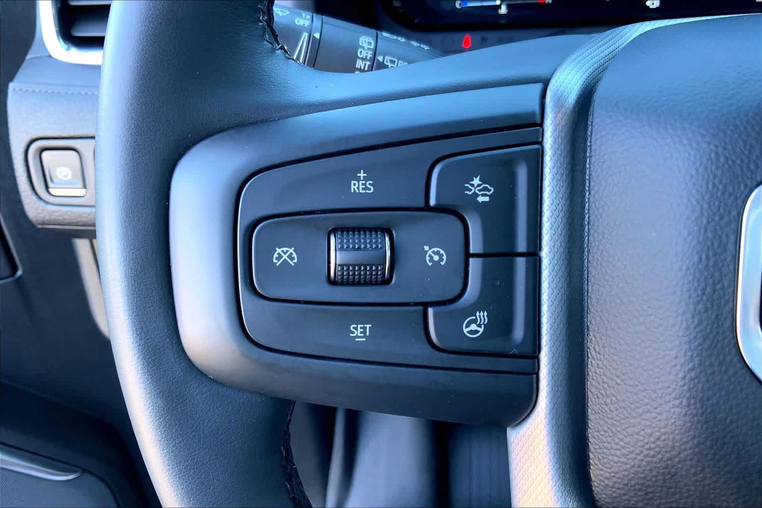 Used 2023 GMC Yukon XL Denali AWD/4WD image 24