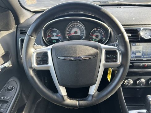 Used 2011 Chrysler 200 Touring image 8