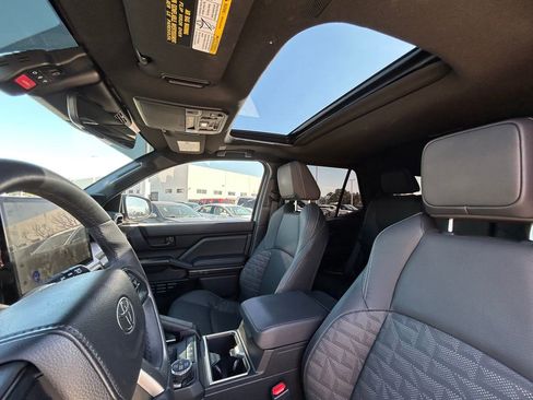 Used 2025 Toyota 4Runner TRD Off-Road Premium AWD/4WD image 12