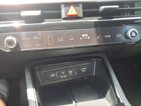 Used 2025 Kia K5 GT-Line AWD/4WD image 12