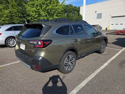 Used 2022 Subaru Outback Limited XT AWD/4WD image 3