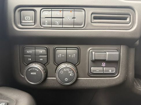 Used 2024 Chevrolet Tahoe RST w/ Luxury Package AWD/4WD image 35