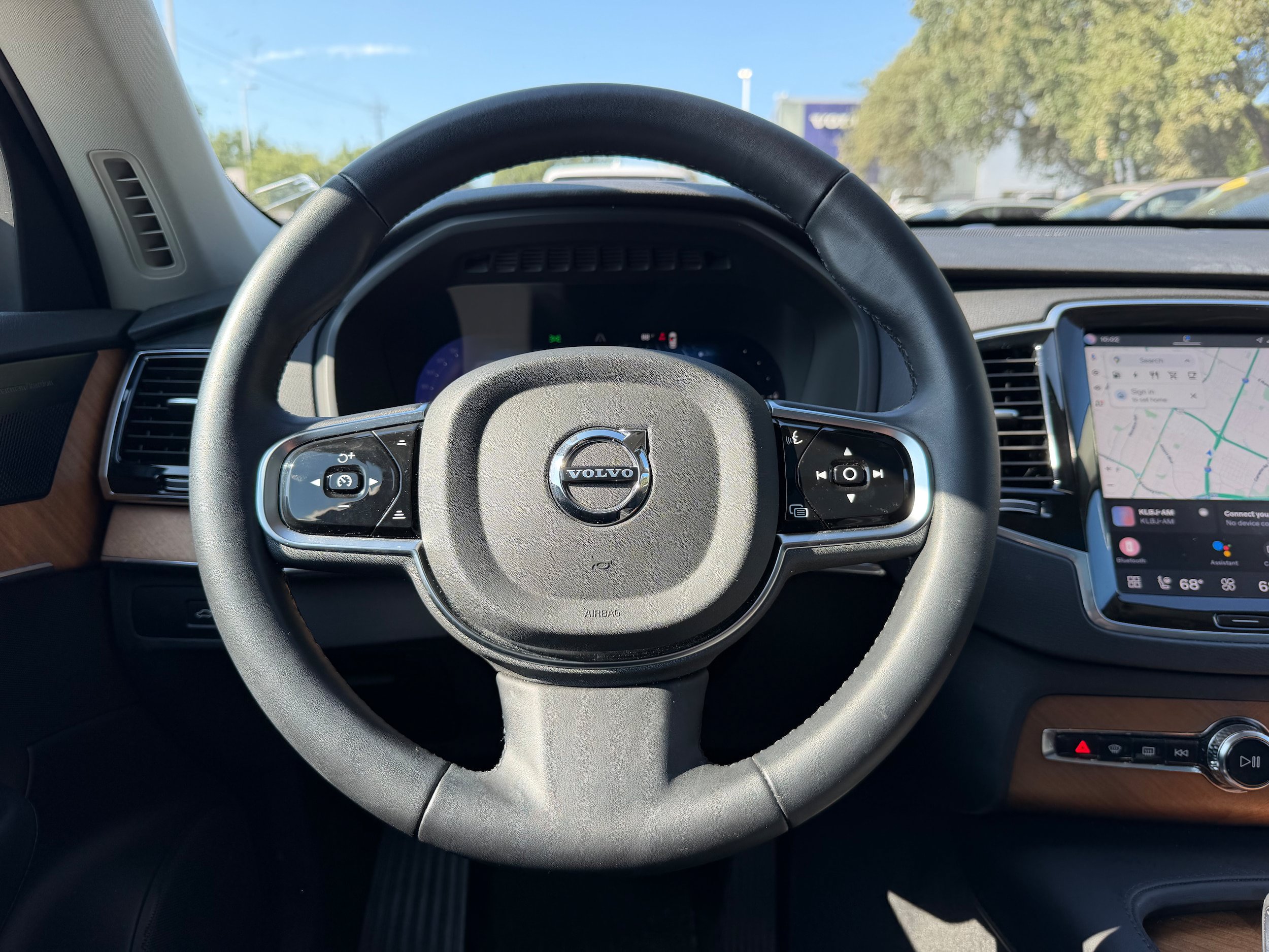Certified 2024 Volvo XC90 T8 Plus w/ Protection Package Premier AWD/4WD image 18