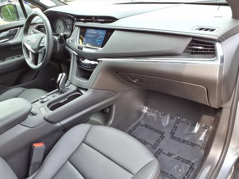 Used 2022 Cadillac XT5 Premium Luxury w/ Technology Package AWD/4WD image 8