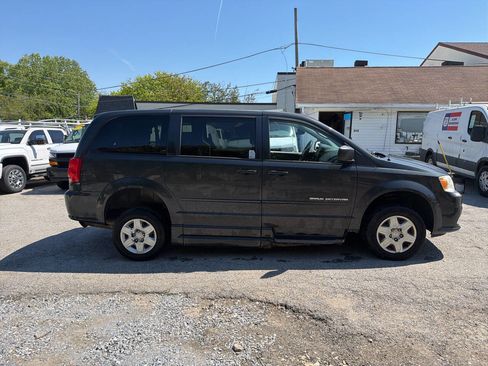 Used 2012 Dodge Grand Caravan SE FWD image 11