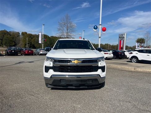 Used 2023 Chevrolet Silverado 1500 LT image 2