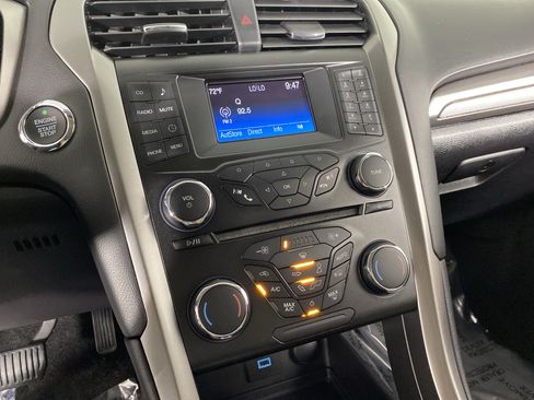 Used 2018 Ford Fusion S FWD image 27