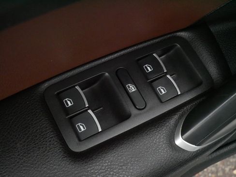 Certified 2022 Volkswagen Passat 2.0T FWD image 19
