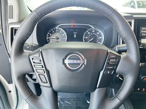 Used 2025 Nissan Frontier SV w/ SV Convenience Package AWD/4WD image 10
