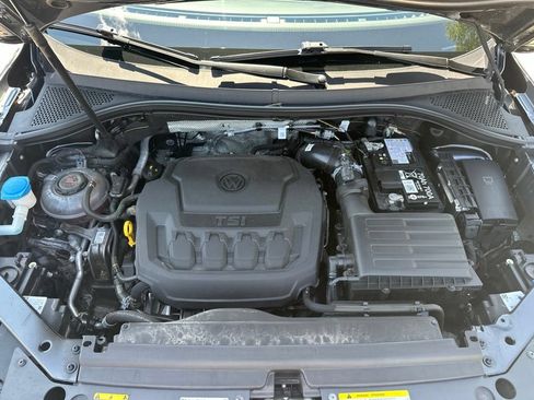 Used 2024 Volkswagen Tiguan SE AWD/4WD image 28