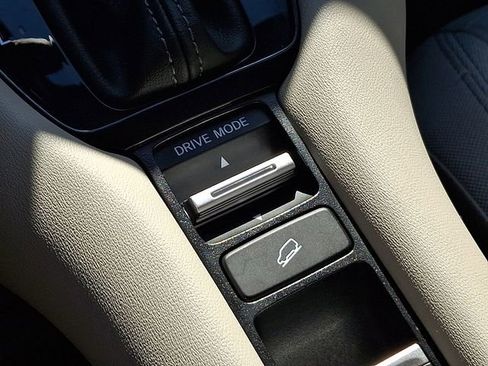 Certified 2024 Honda HR-V LX image 24