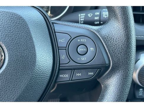 Used 2025 Toyota RAV4 LE FWD image 34