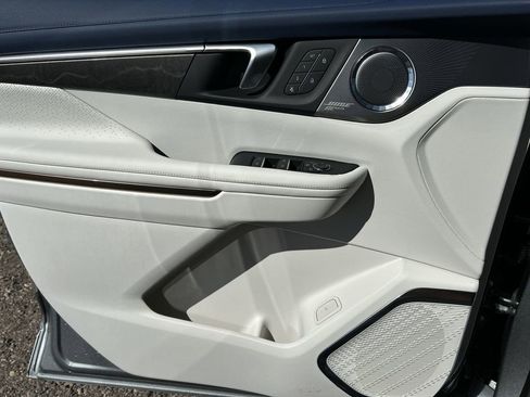 New 2026 Buick Enclave Avenir w/ Super Cruise Package FWD image 23