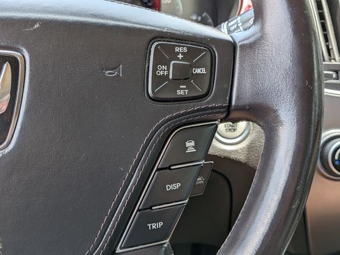 Used 2012 Hyundai Equus Signature RWD image 26