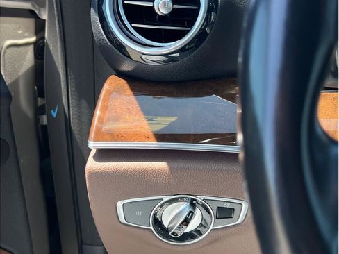 Used 2022 Mercedes-Benz E 350 Sedan image 16