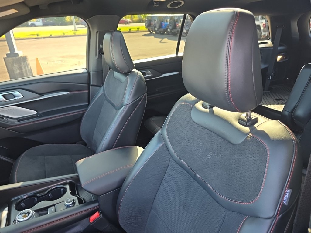 Used 2025 Ford Explorer ST w/ Sun And Sound Package AWD/4WD image 14