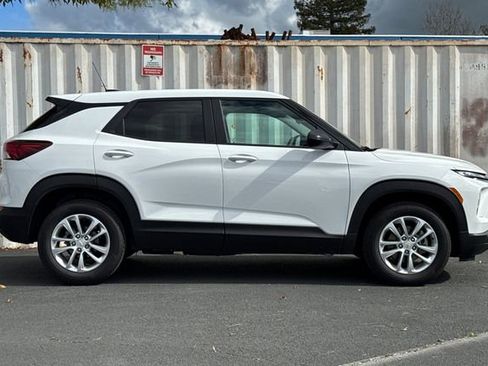 Used 2026 Chevrolet TrailBlazer LS w/ LS Convenience Package image 3