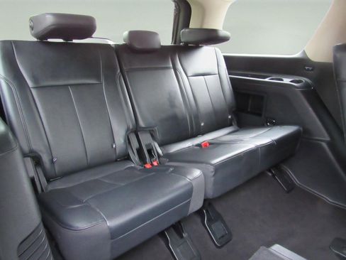 Used 2023 Ford Expedition XLT image 34