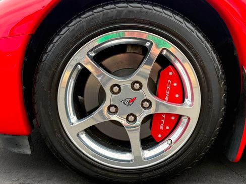 Used 2003 Chevrolet Corvette Coupe w/ Preferred Equipment Group RWD image 39