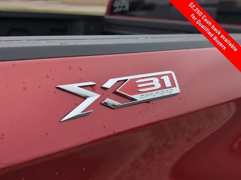 New 2026 GMC Sierra 1500 SLT image 9