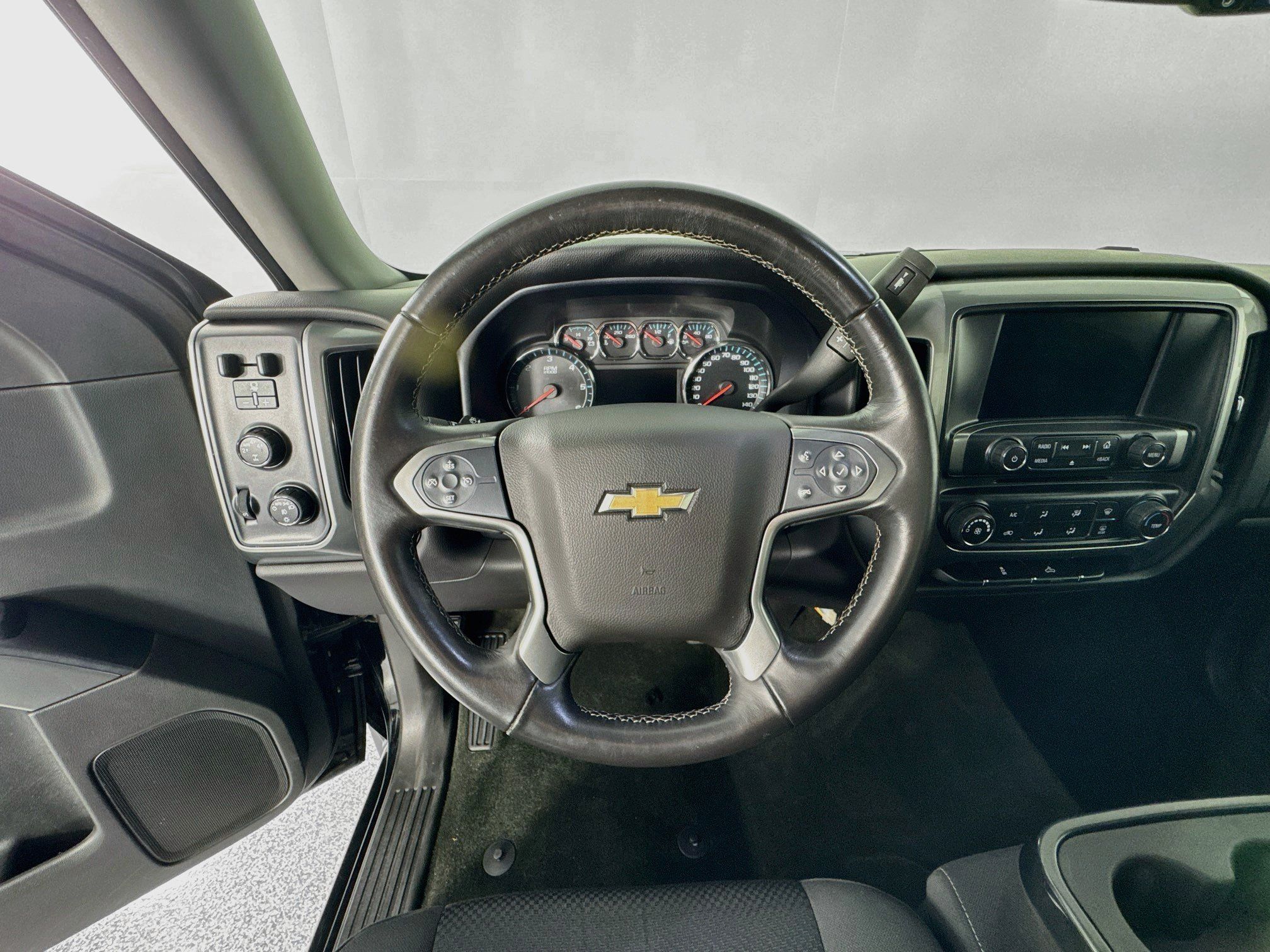 Used 2015 Chevrolet Silverado 1500 LT w/ LT Convenience Package AWD/4WD image 20