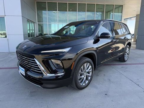 Used 2025 Buick Enclave Preferred w/ Power Package image 6