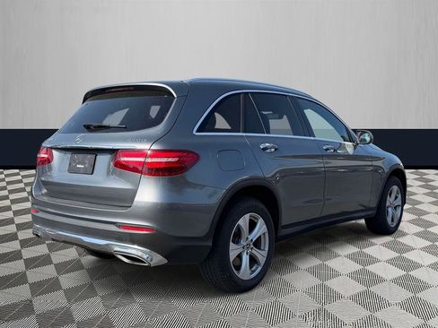 Used 2018 Mercedes-Benz GLC 300 4MATIC w/ Premium Package image 5