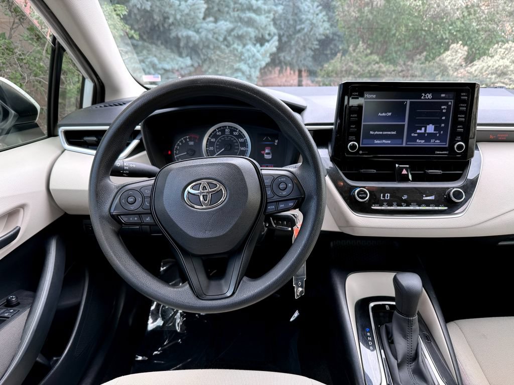 Used 2022 Toyota Corolla LE FWD image 22