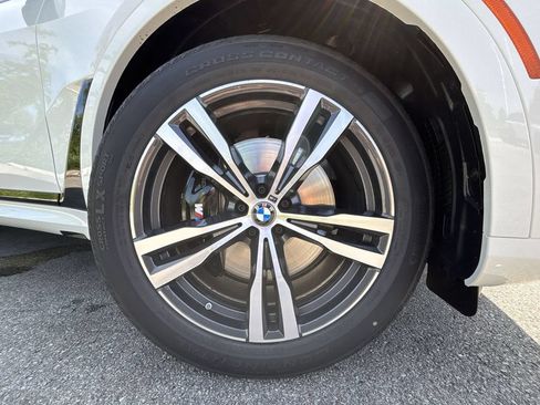 Used 2027 BMW X7 xDrive40i w/ M Sport Package AWD/4WD image 19