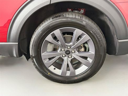Used 2024 Ford Explorer XLT w/ Equipment Group 202A AWD/4WD image 38