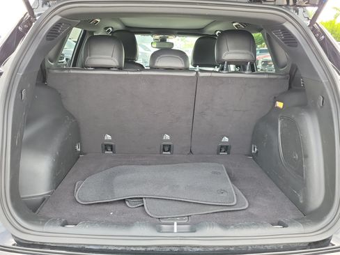 Used 2023 Jeep Compass Latitude w/ Sun and Sound Group AWD/4WD image 15