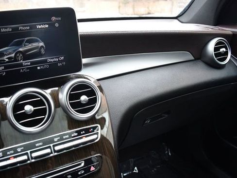 Used 2018 Mercedes-Benz GLC 300 GLC 300 4MATIC SUV w/ Multimedia Package image 29