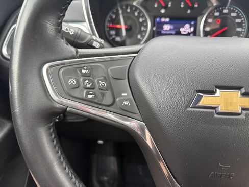 Used 2022 Chevrolet Equinox LT FWD image 22