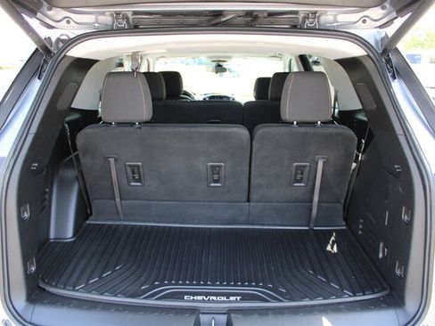 Used 2020 Chevrolet Traverse LT w/ Driver Confidence II Package AWD/4WD image 24