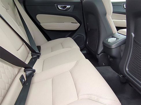 New 2026 Volvo XC60 B5 Plus w/ Protection Package Premier image 19