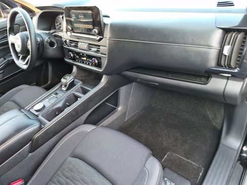 Used 2025 Nissan Pathfinder S AWD/4WD image 28