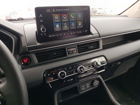 Used 2025 Honda Pilot Elite image 13