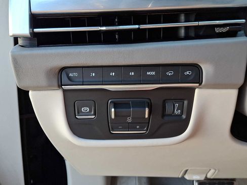 Used 2025 Cadillac Escalade Sport Platinum w/ LPO, Floor Liner Package AWD/4WD image 26