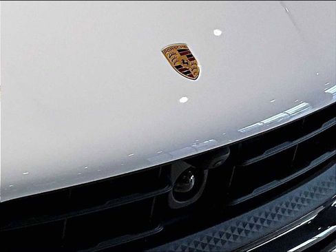 New 2026 Porsche Macan Turbo image 30