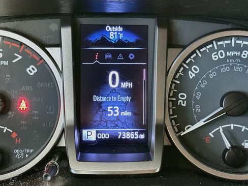 Used 2021 Toyota Tacoma SR5 AWD/4WD image 15